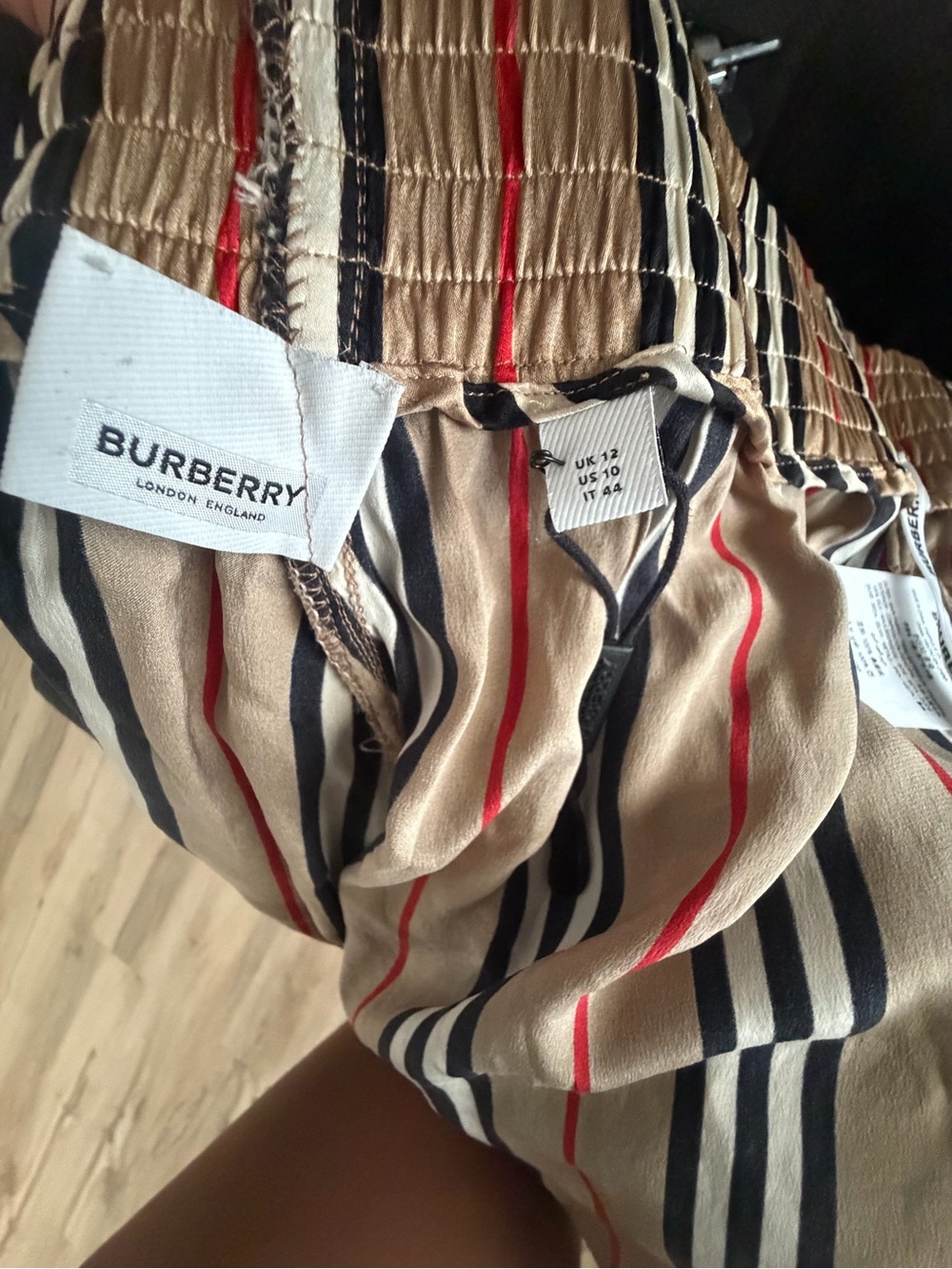 Burberry Tan Striped High-Waist Women’s Shorts - Picture 2 of 4